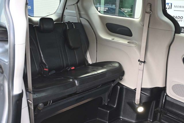2021 Chrysler Voyager LXi Mobility Handicap Van - 22885539 - 17