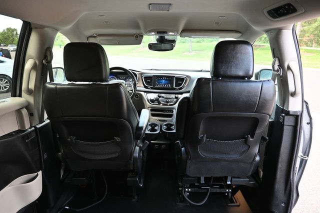 2021 Chrysler Voyager LXi Mobility Handicap Van - 22885539 - 19
