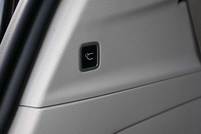 2021 Chrysler Voyager LXi Mobility Handicap Van - 22885539 - 26