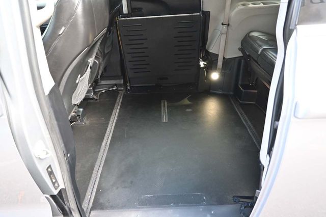 2021 Chrysler Voyager LXi Mobility Handicap Van - 22885539 - 27