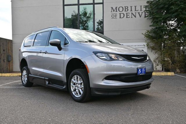 2021 Chrysler Voyager LXi Mobility Handicap Van - 22885539 - 2