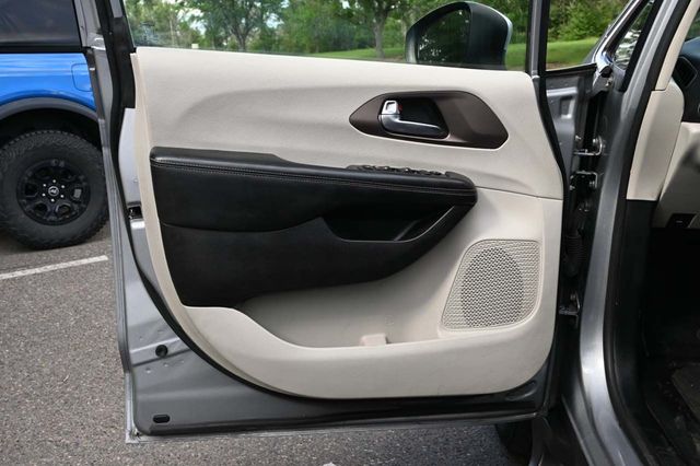 2021 Chrysler Voyager LXi Mobility Handicap Van - 22885539 - 29