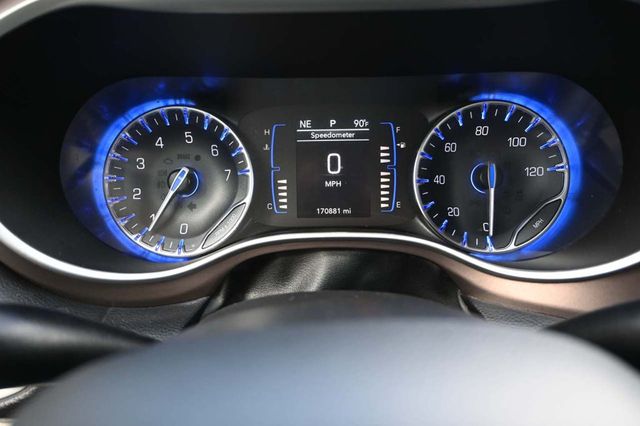 2021 Chrysler Voyager LXi Mobility Handicap Van - 22885539 - 34