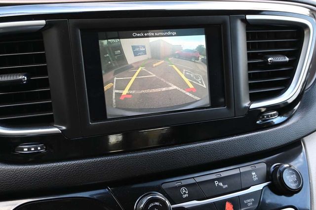 2021 Chrysler Voyager LXi Mobility Handicap Van - 22885539 - 35