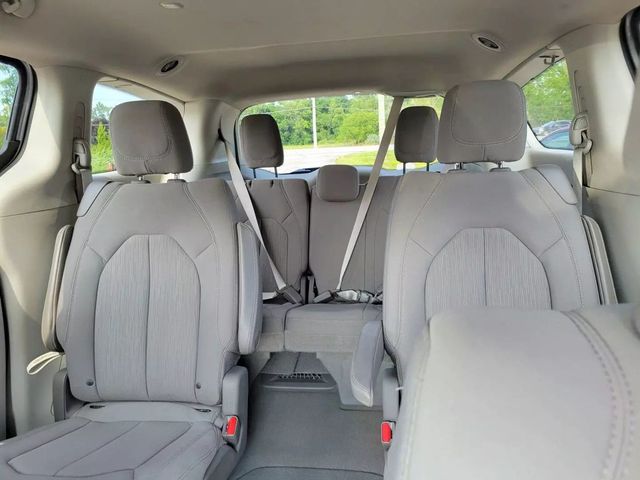 2021 Chrysler Voyager LX Minivan 4D - 22570953 - 20