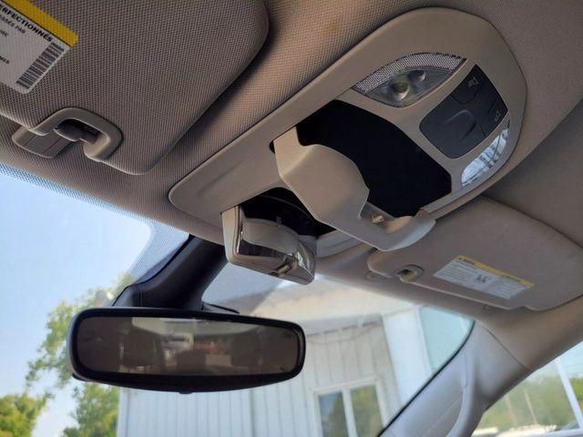 2021 Chrysler Voyager LX Minivan 4D - 22570953 - 32