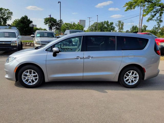 2021 Chrysler Voyager LX Minivan 4D - 22570953 - 6