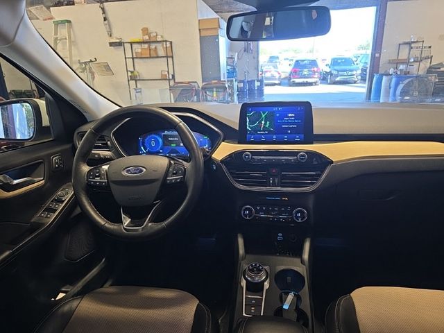 2021 Ford Escape Titanium Hybrid AWD - 22934789 - 3