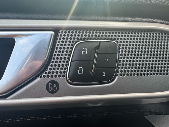 2021 Ford Explorer Limited - 22895646 - 17