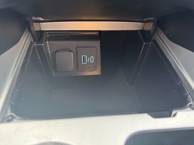 2021 Ford Explorer Limited - 22895646 - 24