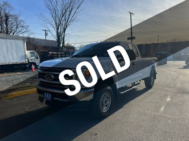 2021 Ford F-350 Super Duty XL's photo