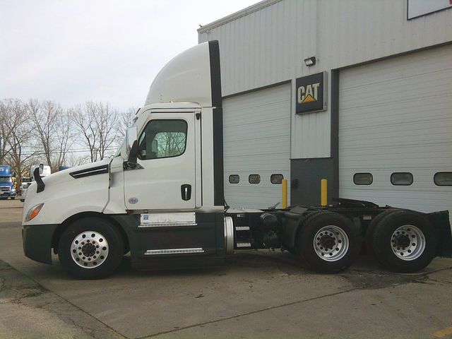 2021 Freightliner CA126DC daycab CA126DC daycab - 22809377 - 0
