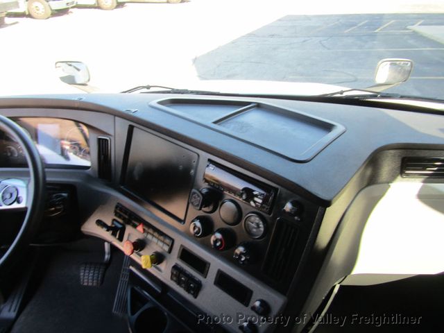 2021 Freightliner Cascadia 126  - 22929336 - 30