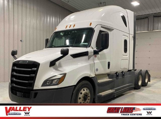 2021 Freightliner Cascadia 126  - 22930210 - 0