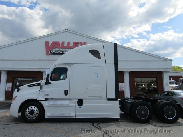 2021 Freightliner CASCADIA 126 RAISED ROOF SLEEPER - 22777858 - 1