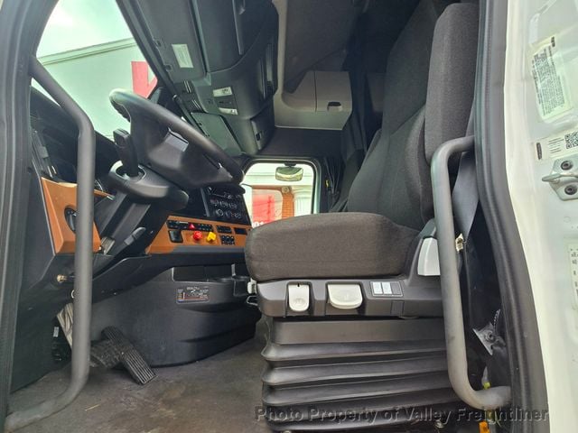 2021 Freightliner CASCADIA 126 RAISED ROOF SLEEPER - 22777858 - 16