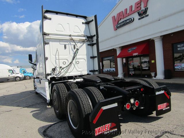 2021 Freightliner CASCADIA 126 RAISED ROOF SLEEPER - 22777858 - 3