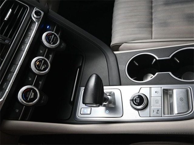2021 Genesis G70 3.3T RWD - 22893327 - 18