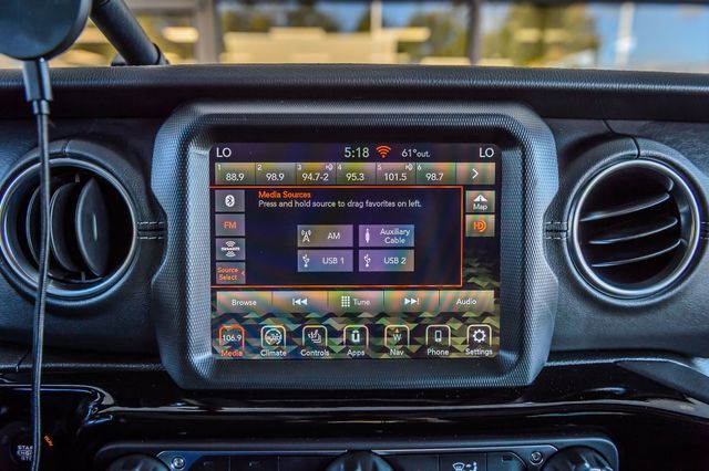 2021 Jeep Gladiator GLADIATOR OVERLAND 4X4 LOW MILES WHEELS BUMPER WITH WINCH BUMPER - 22936776 - 18