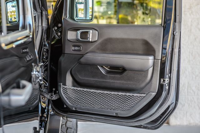 2021 Jeep Gladiator GLADIATOR OVERLAND 4X4 LOW MILES WHEELS BUMPER WITH WINCH BUMPER - 22936776 - 47