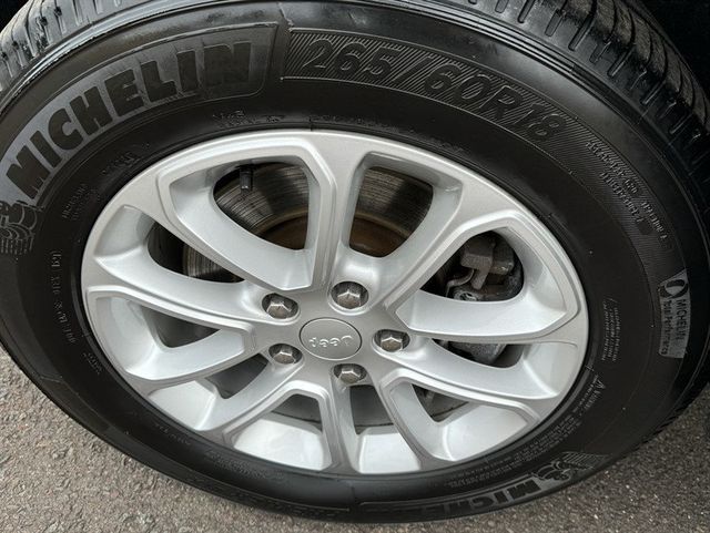 2021 Jeep Grand Cherokee Laredo 4WD - 22939557 - 10