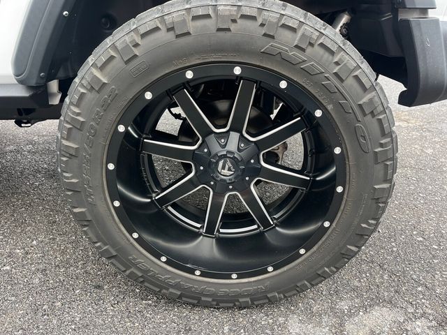 2021 Jeep Wrangler Lifted Rust Free 2 Door V6 JL 4x4 Convertible  - 22937937 - 13