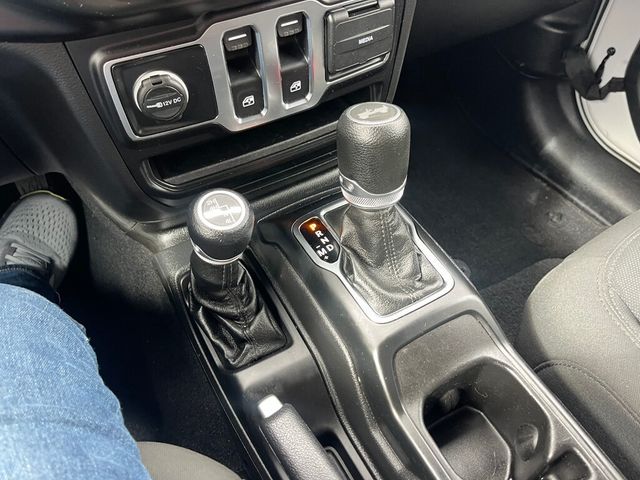 2021 Jeep Wrangler Lifted Rust Free 2 Door V6 JL 4x4 Convertible  - 22937937 - 29