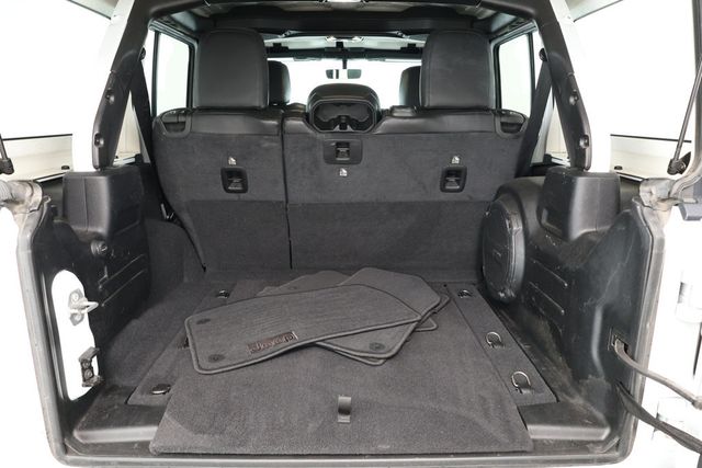 2021 Jeep Wrangler Unlimited Rubicon 4x4 w/ Uconnect 4C NAV, Steel Bumpers, Leather - 22897880 - 17