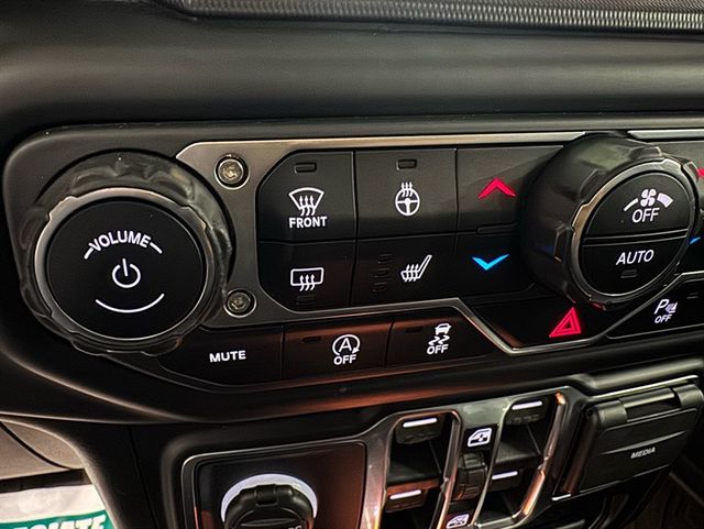 2021 Jeep Wrangler Unlimited Sahara - 22936137 - 19