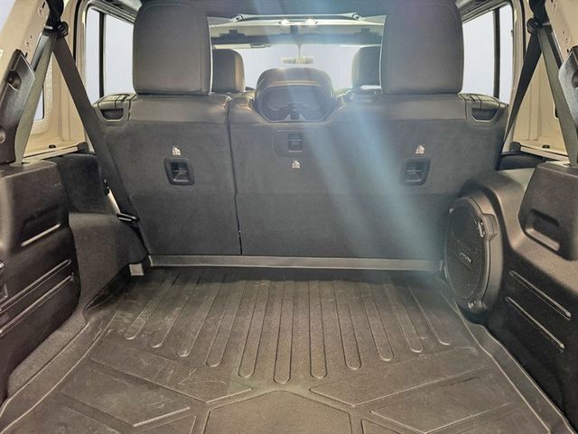 2021 Jeep Wrangler Unlimited Sahara - 22936137 - 21