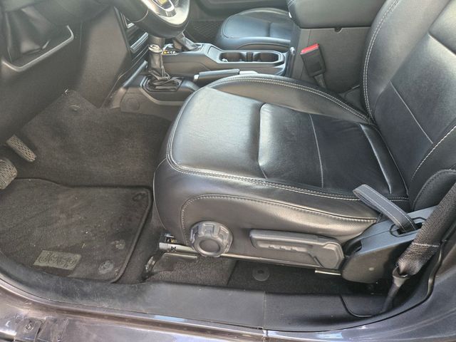 2021 Jeep Wrangler Sport Utility  - 22922619 - 21