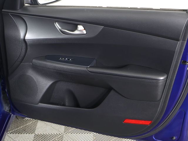 2021 Kia Forte LXS IVT - 22939403 - 19