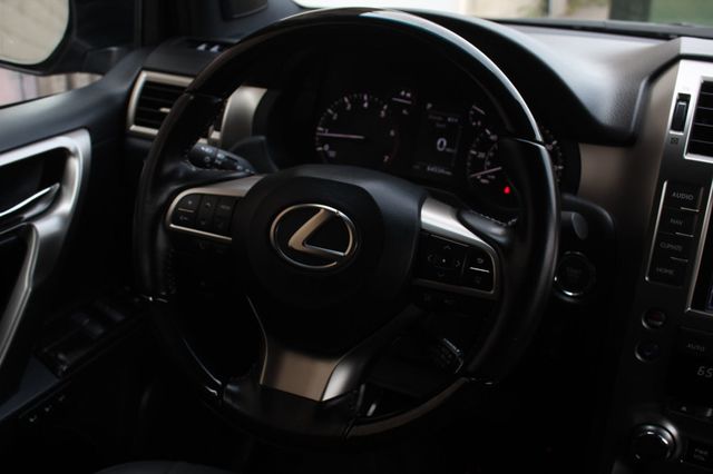 2021 Lexus GX ONE OWNER W/ NAVIGATION, HTD/ VENTILATED SEATS, MOONROOF - 22894427 - 29