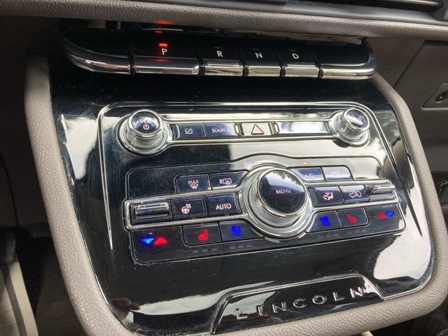 2021 Lincoln Corsair Reserve AWD - 22910699 - 30