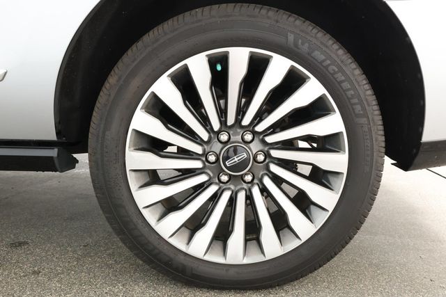 2021 Lincoln Navigator Reserve w/ Luxury Pkg, Lincoln Play & Equipment 201A - 22928138 - 6