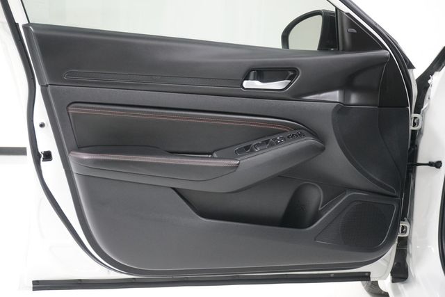 2021 Nissan Altima 2.5 SR Sedan - 22856349 - 11