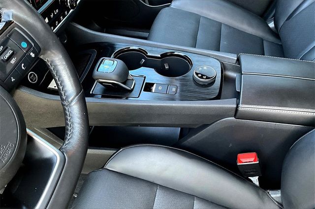 2021 Nissan Rogue AWD SV - 22939105 - 21