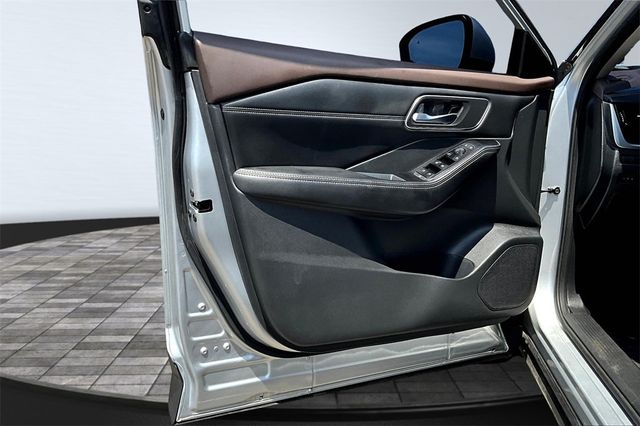 2021 Nissan Rogue AWD SV - 22939105 - 6