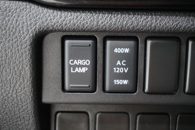 2021 Nissan Titan 4x2 Crew Cab SV - 22896347 - 24