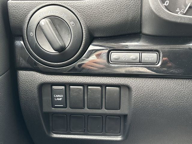 2021 Nissan Titan 4x2 Crew Cab SV - 22747803 - 21