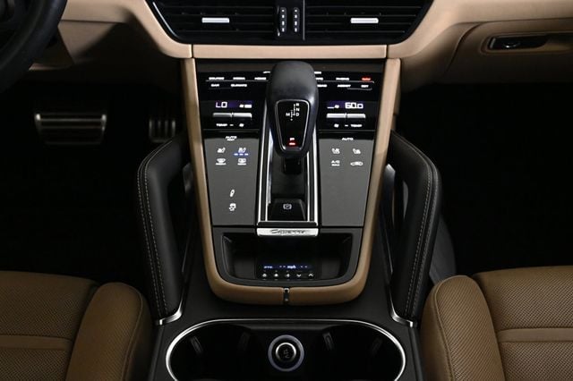 2021 Porsche Cayenne Turbo - 22932416 - 15