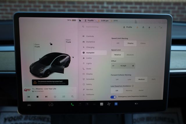 2021 Tesla Model 3 Standard Range Plus RWD - 22928745 - 41