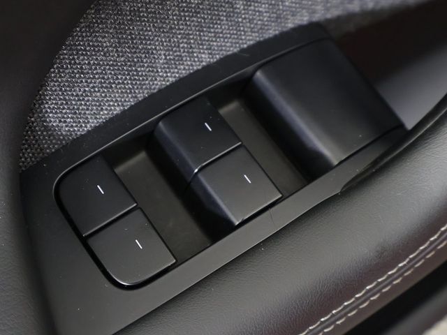 2021 Tesla Model S Plaid AWD - 22910773 - 33