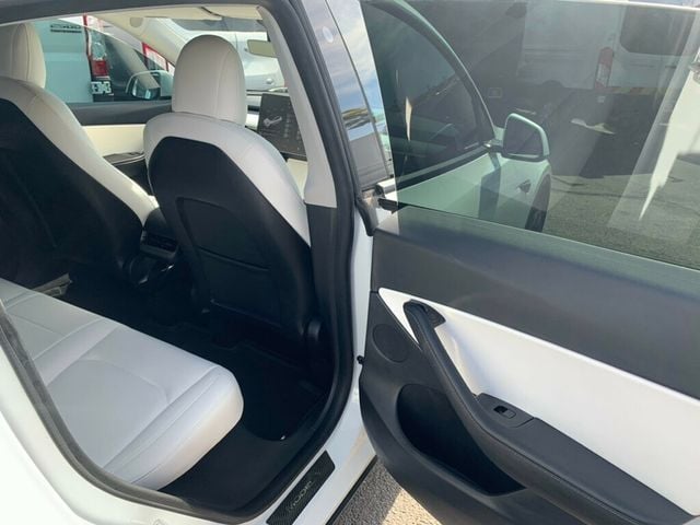2021 Tesla Model Y Long Range AWD - 22940191 - 32