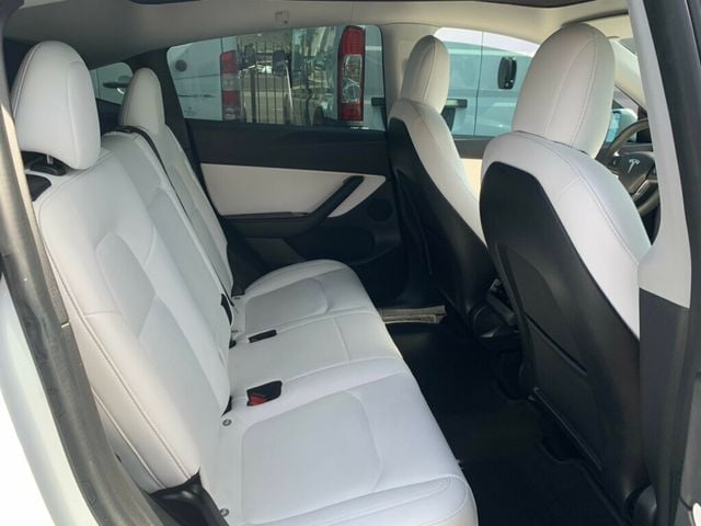 2021 Tesla Model Y Long Range AWD - 22940191 - 33