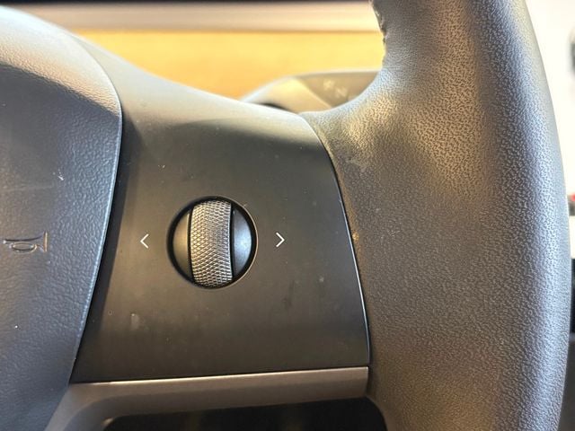 2021 Tesla Model Y Long Range AWD - 22934921 - 18
