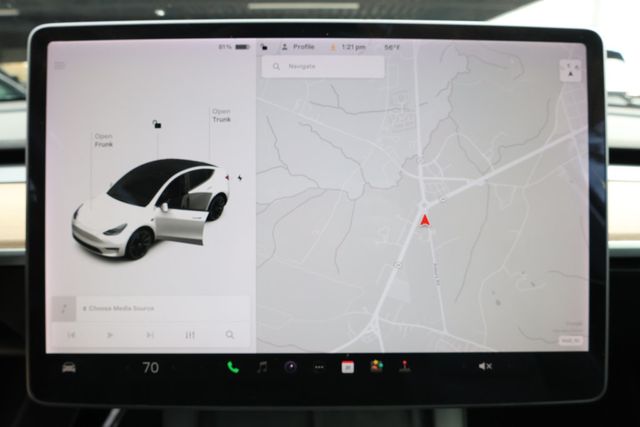 2021 Tesla Model Y Long Range AWD with 20'' Induction Wheels & Acceleration Boost - 22939951 - 22