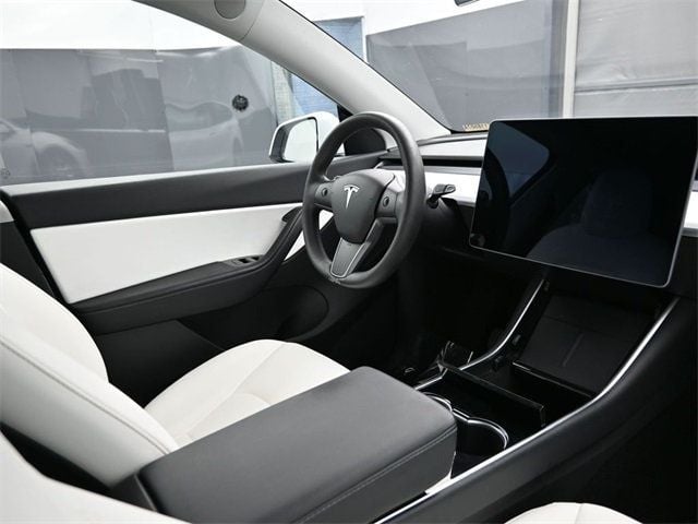 2021 Tesla Model Y Standard Range RWD - 22924276 - 19