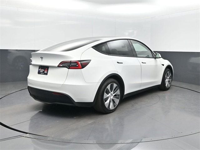 2021 Tesla Model Y Standard Range RWD - 22924276 - 31