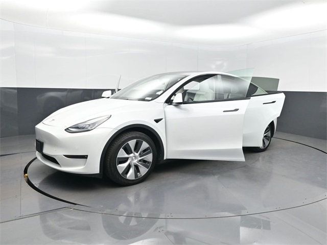 2021 Tesla Model Y Standard Range RWD - 22924276 - 35